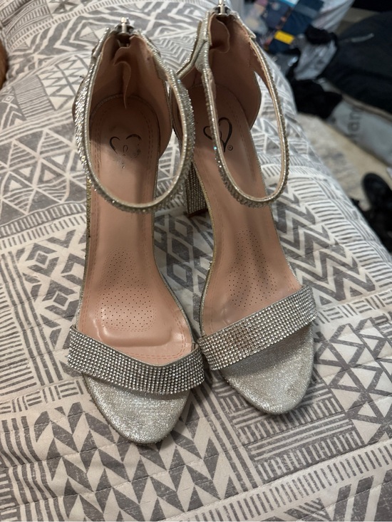 Windsor Shoes - Windsor Silver Rhinestone Block Heel Sandals Size 7 Wedding Prom Formal